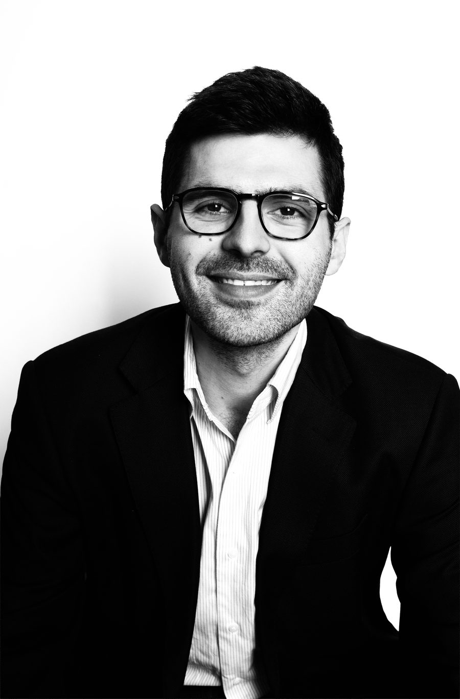Portrait de Nicolas Krastev-McKinnon, fondateur d’Ad Vocem